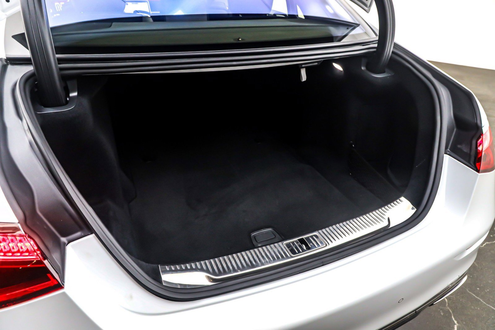 Certified 2024 Mercedes-Benz S 580 4MATIC Sedan image 23