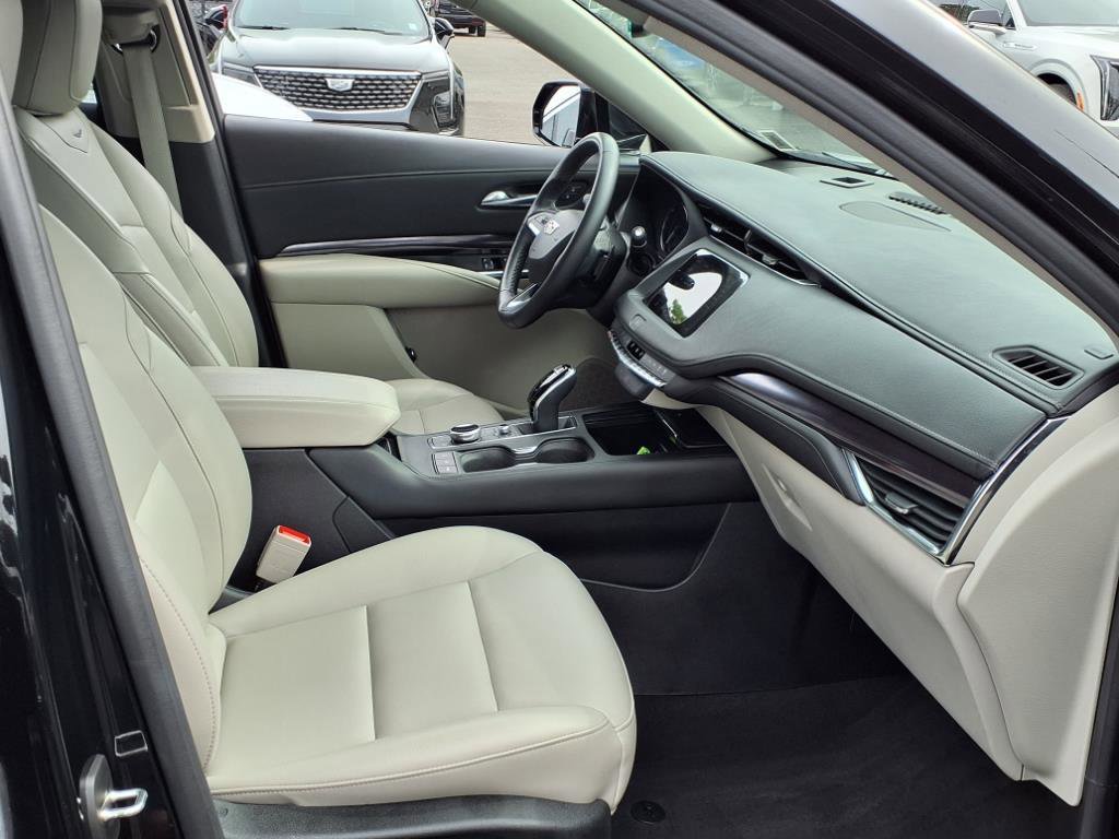 Used 2022 Cadillac XT4 Luxury image 29