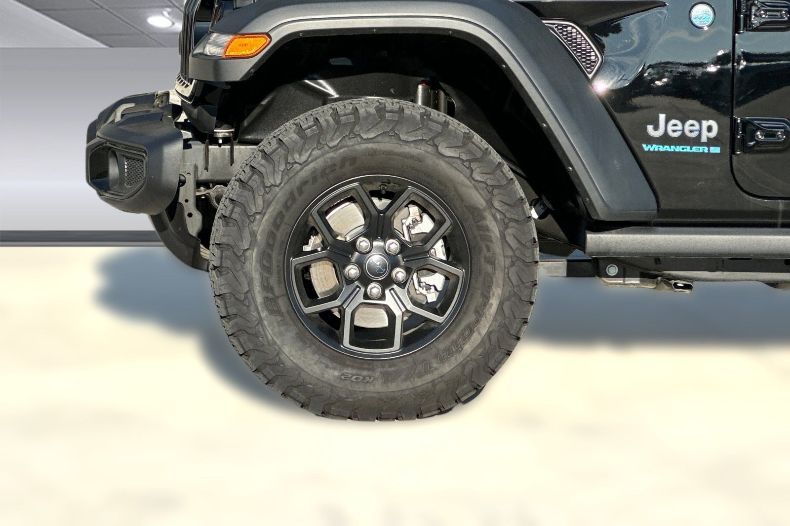 Used 2025 Jeep Wrangler Willys image 11