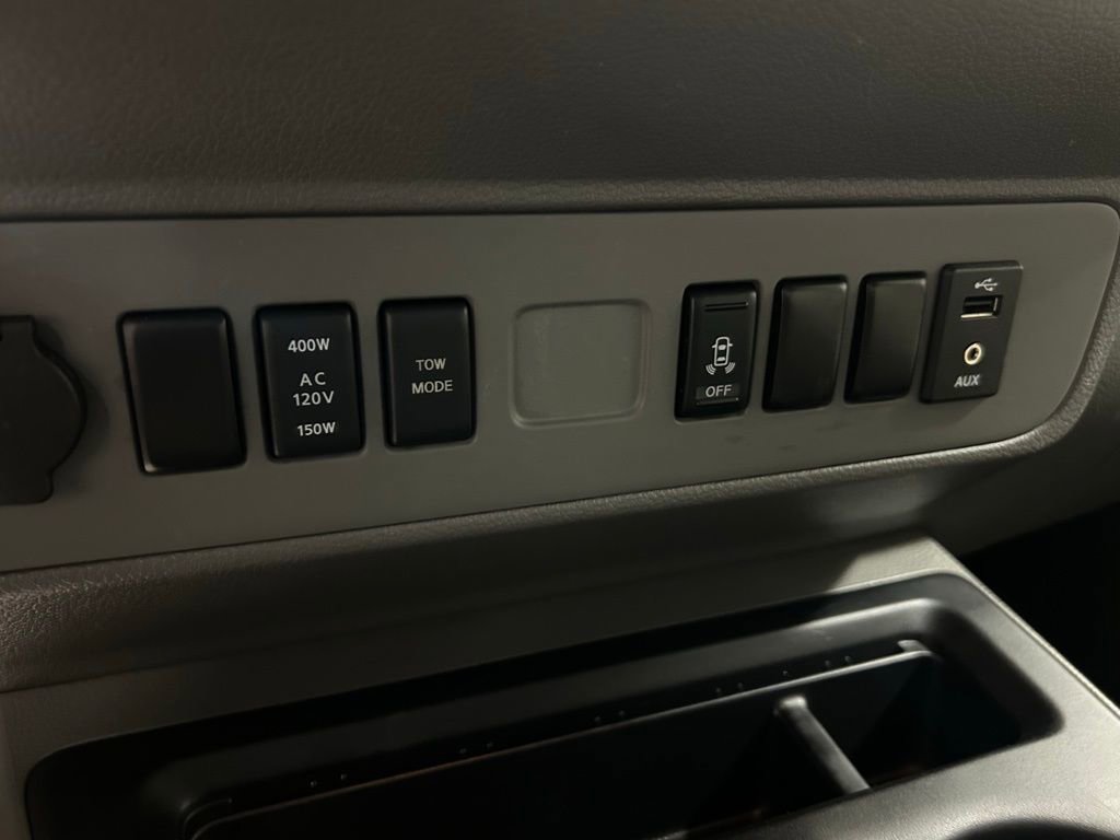 Used 2016 Nissan NV 2500 SL w/ Technology Package image 12
