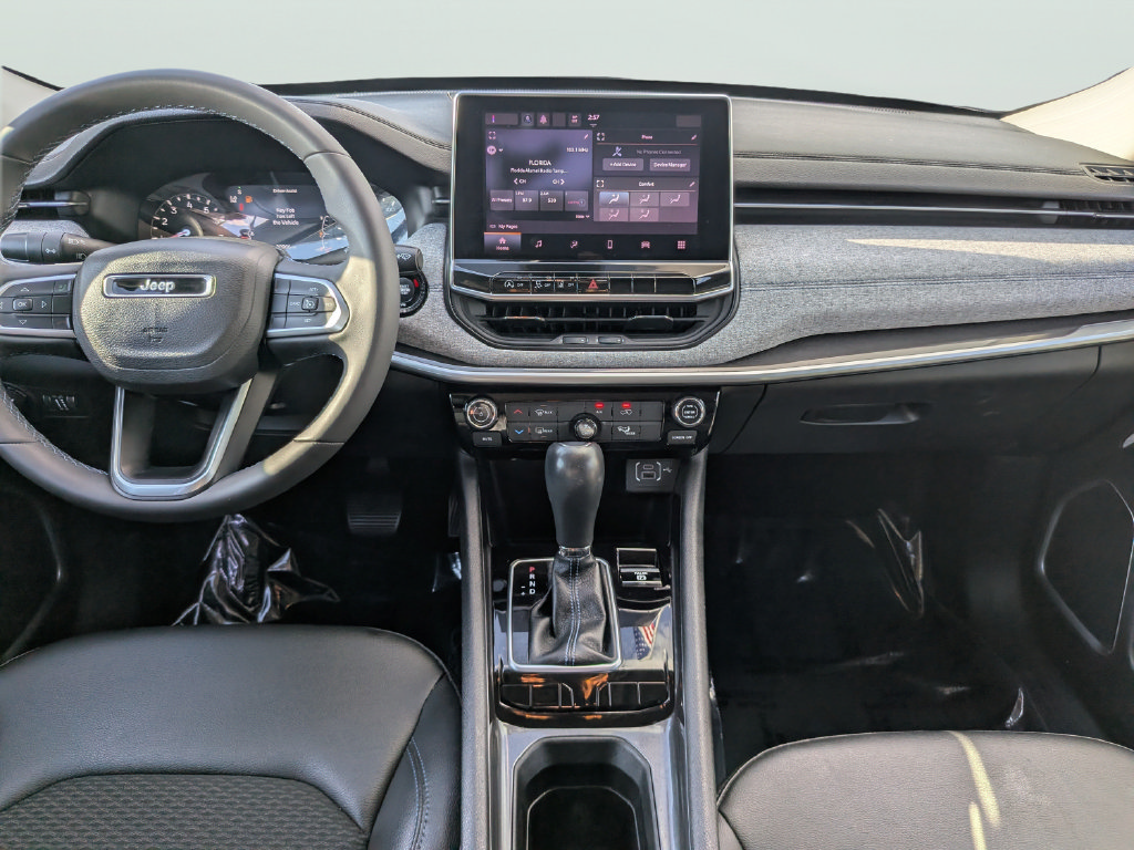 Used 2022 Jeep Compass Latitude FWD image 14