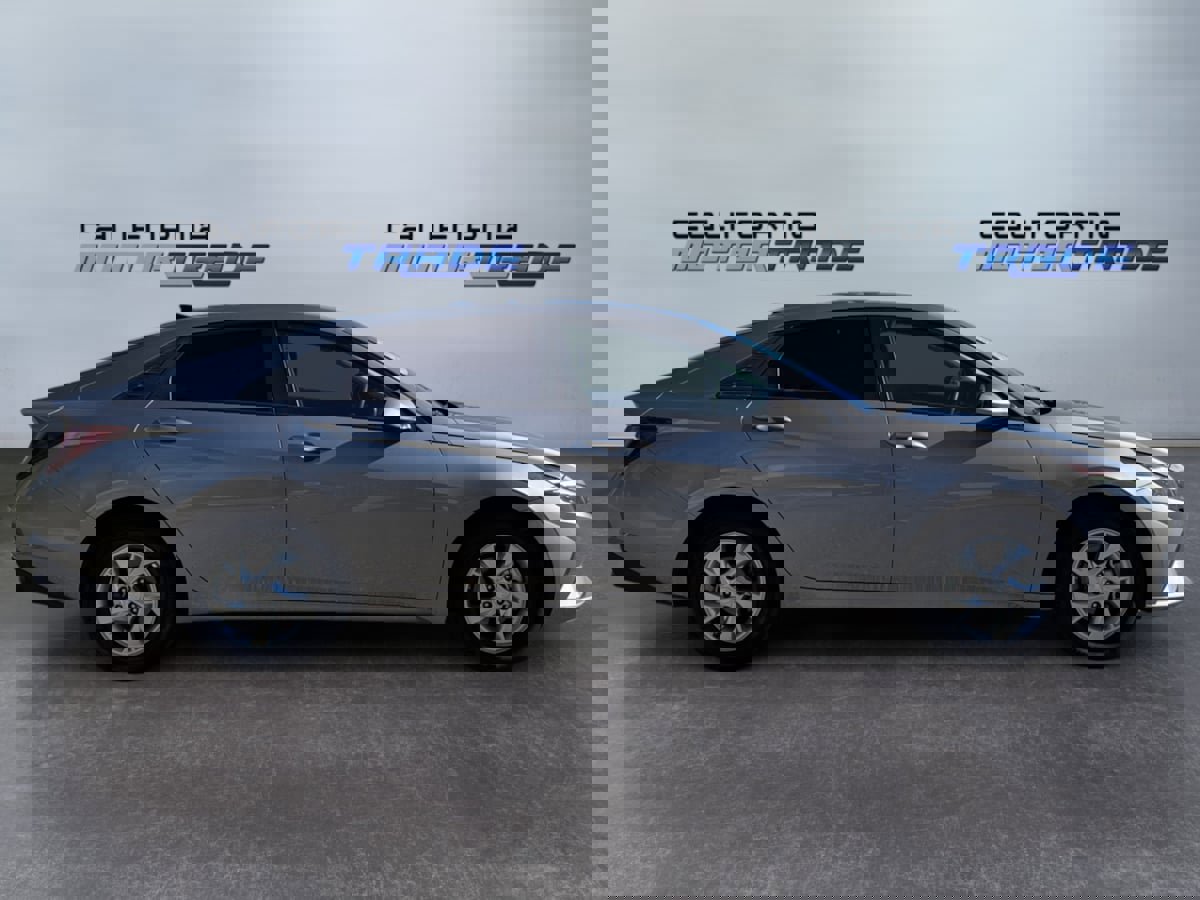 Used 2022 Hyundai Elantra SE image 4