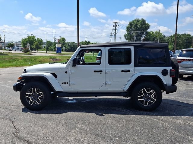 Used 2025 Jeep Wrangler Unlimited Sahara w/ Safety Group AWD/4WD image 5