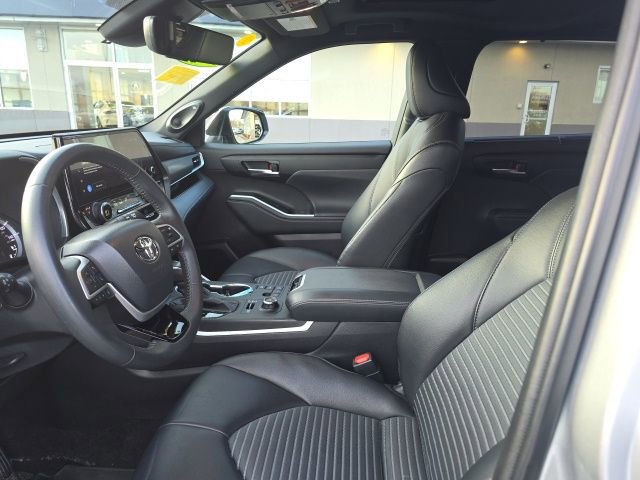 Used 2024 Toyota Highlander XSE image 14
