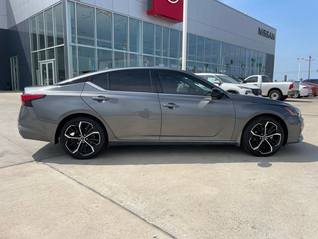 Certified 2024 Nissan Altima 2.5 SR w/ SR Premium Package FWD image 2