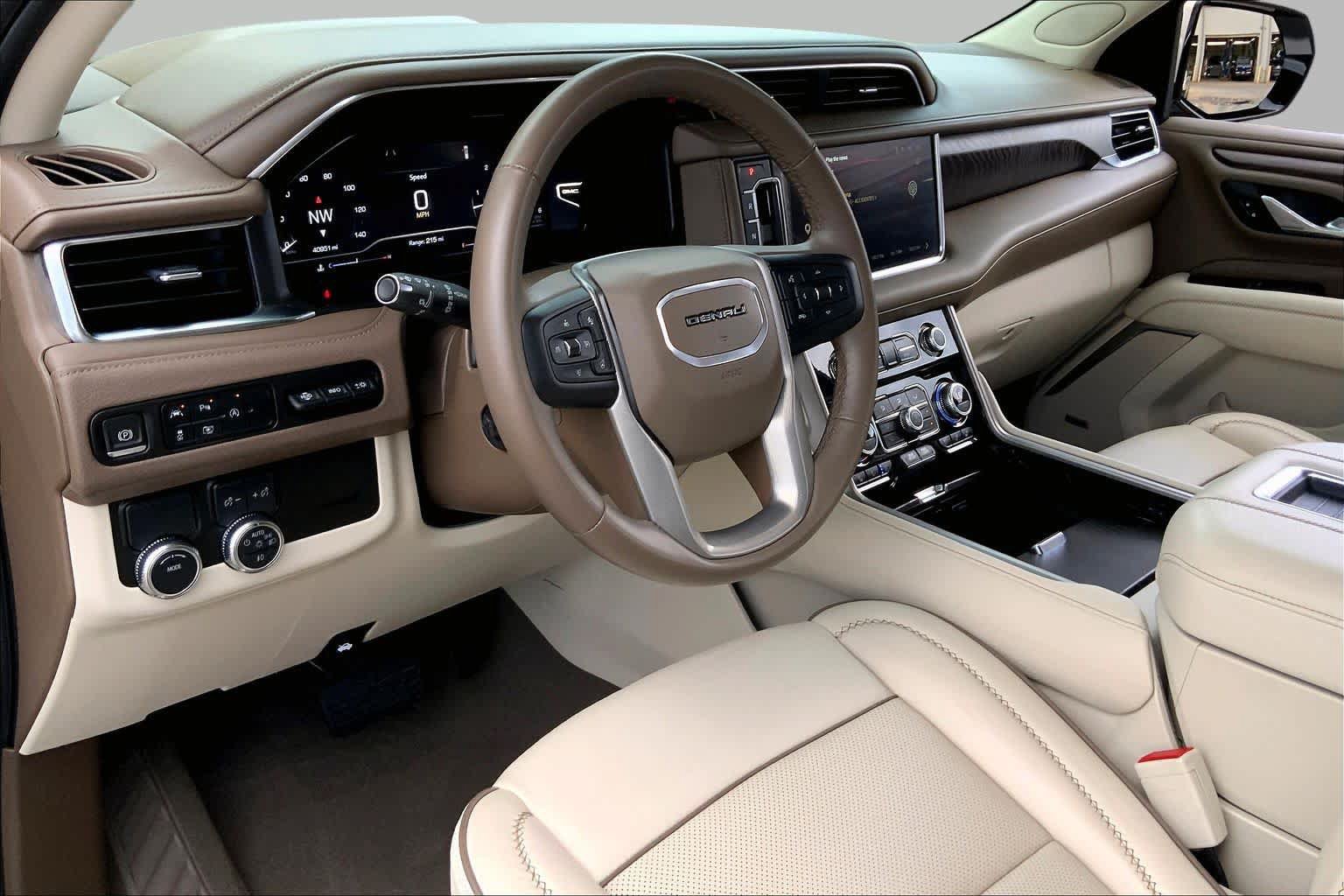 Used 2024 GMC Yukon Denali RWD image 18