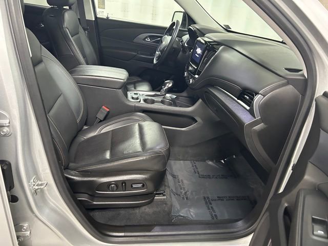 Used 2021 Chevrolet Traverse Premier w/ Redline Edition AWD/4WD image 13
