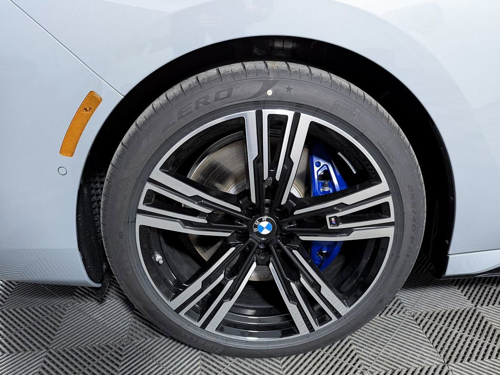 New 2026 BMW 760i xDrive w/ Luxury Rear Seating Package AWD/4WD image 8