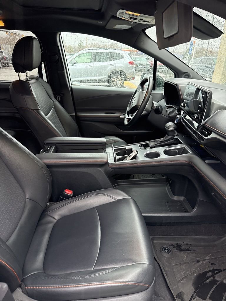 Used 2022 Toyota Sienna XSE w/ XSE Plus Package image 16