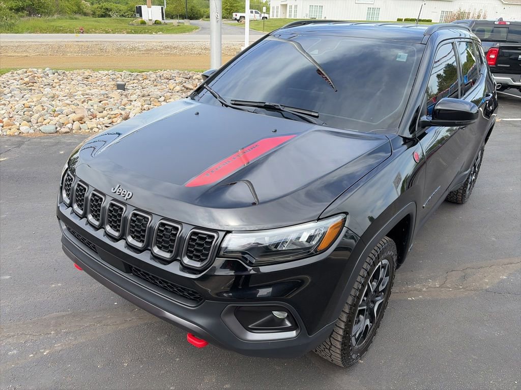 Used 2024 Jeep Compass Trailhawk AWD/4WD image 28