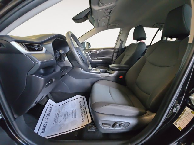 Used 2025 Toyota RAV4 XLE AWD/4WD image 11