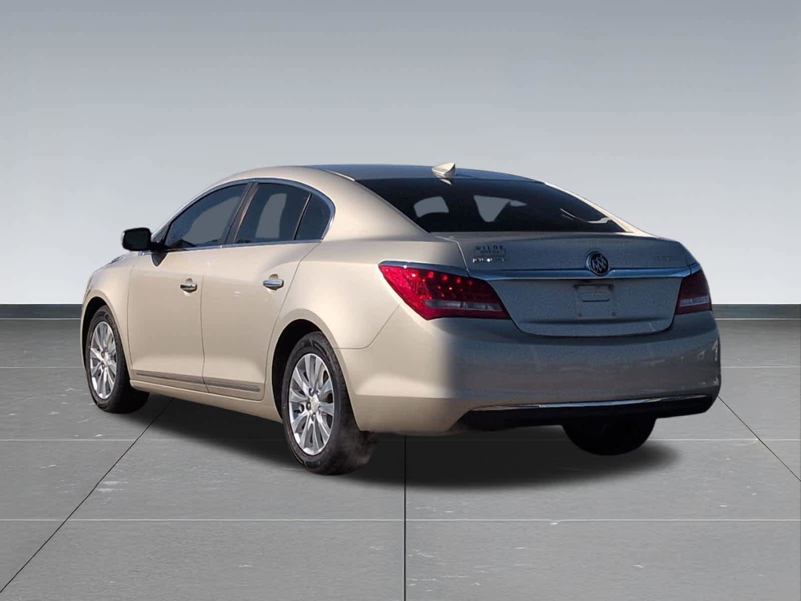 Used 2015 Buick LaCrosse image 4