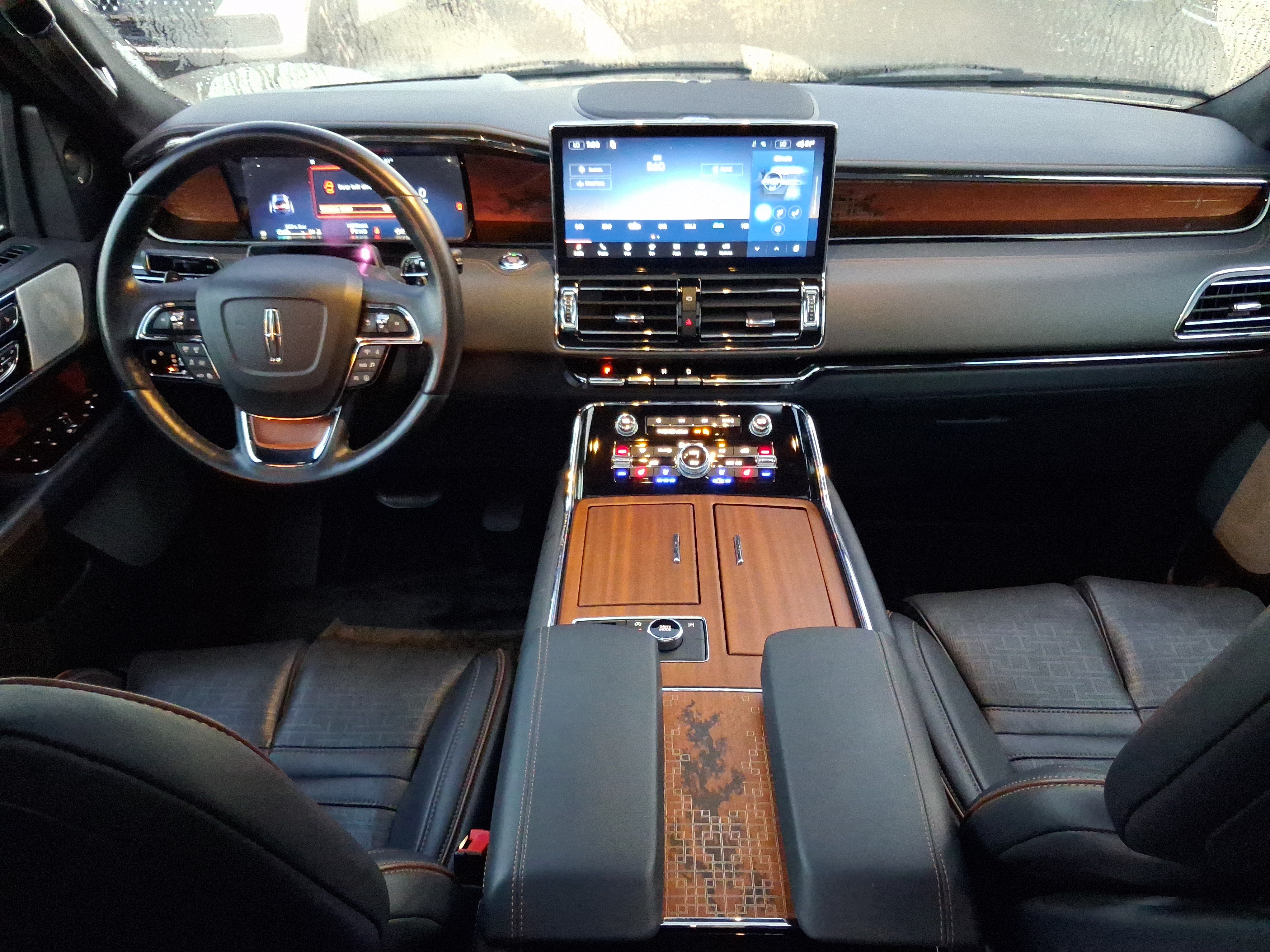 Used 2024 Lincoln Navigator L Black Label AWD/4WD image 7