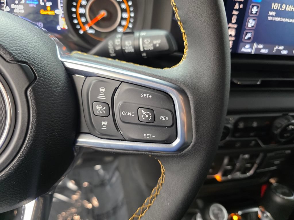 Used 2024 Jeep Wrangler Unlimited Sahara w/ Technology Group AWD/4WD image 19