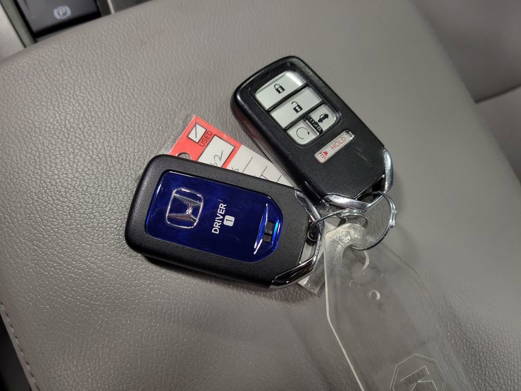 Used 2018 Honda Accord Touring image 15