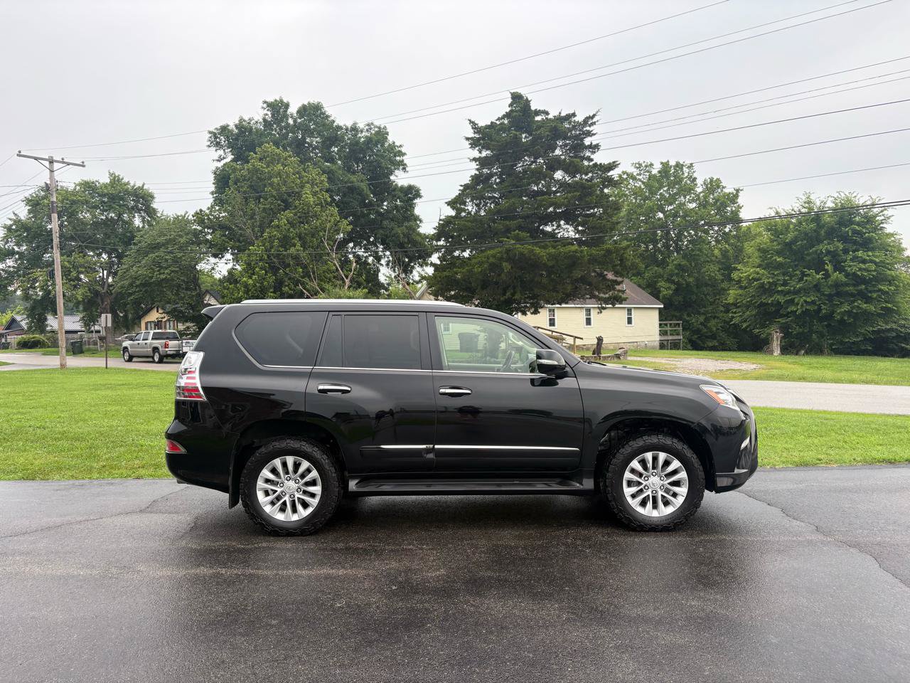 Used 2017 Lexus GX 460 Premium w/ Premium Package AWD/4WD image 5