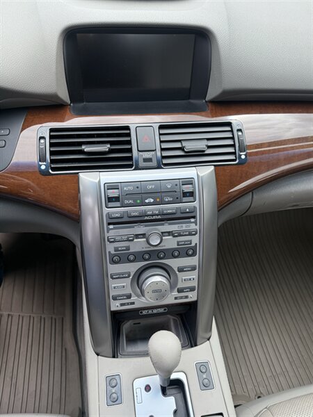 Used 2005 Acura RL AWD/4WD image 11