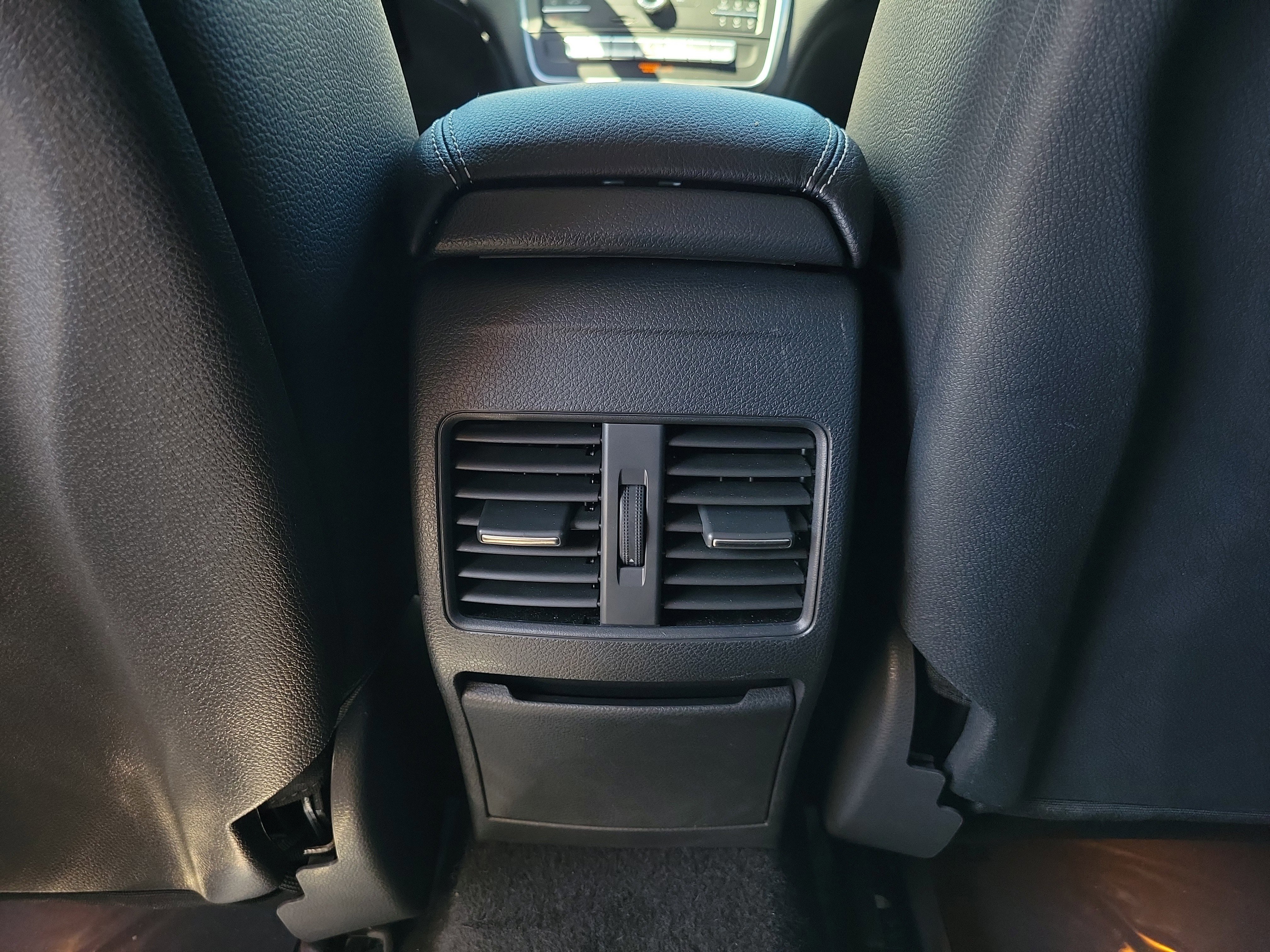 Used 2018 Mercedes-Benz CLA 250 image 8