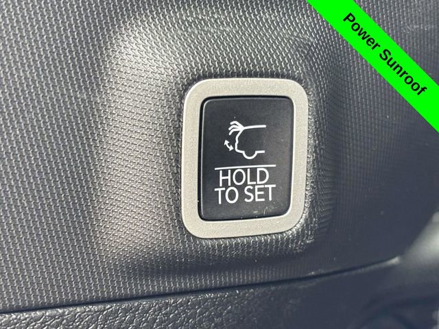 Used 2023 Jeep Grand Cherokee Altitude AWD/4WD image 37