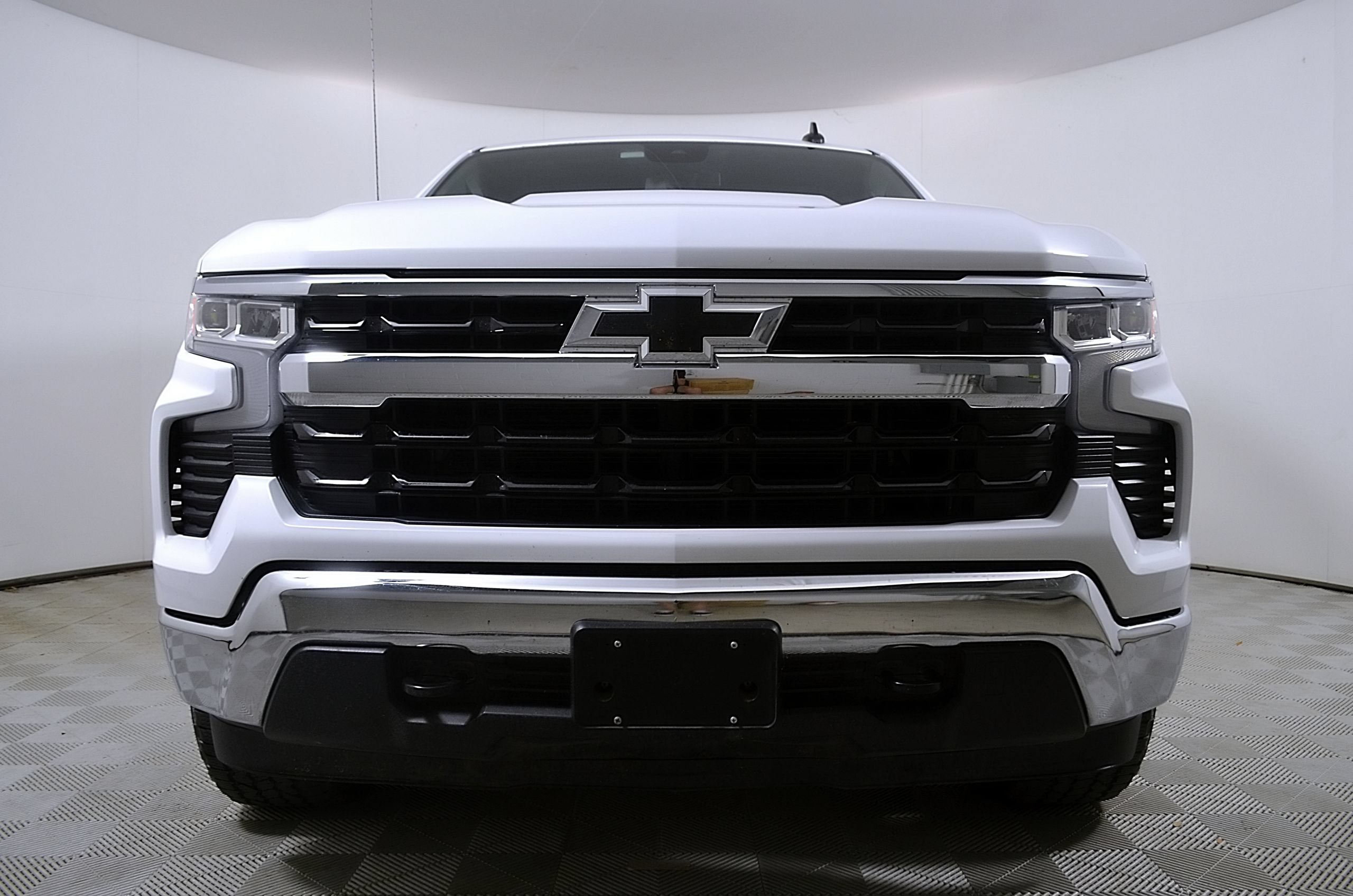 Used 2024 Chevrolet Silverado 1500 LT w/ Z71 Off-Road Package AWD/4WD image 5