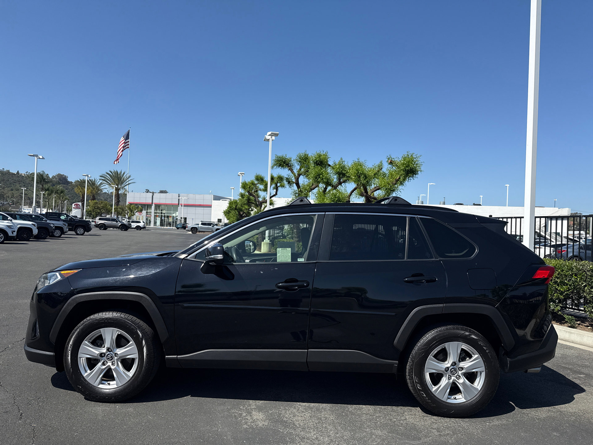 Used 2020 Toyota RAV4 XLE w/ All Weather Liner Package image 4