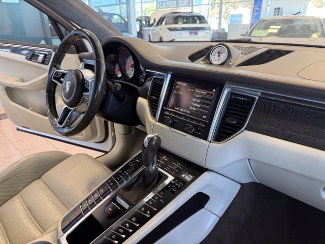 Used 2016 Porsche Macan Turbo AWD/4WD image 26