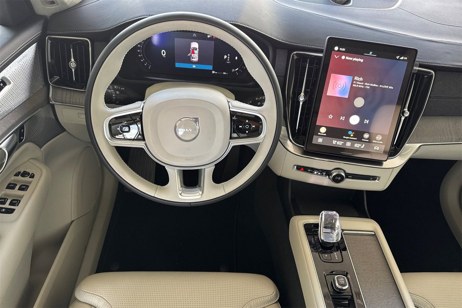 New 2026 Volvo XC90 B6 Ultra w/ Lounge Package image 13