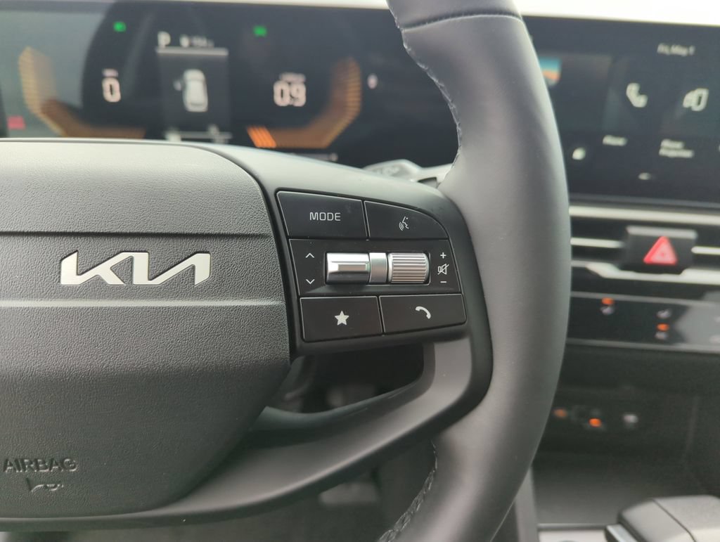 New 2026 Kia Sportage LX w/ LX Convenience Package FWD image 23