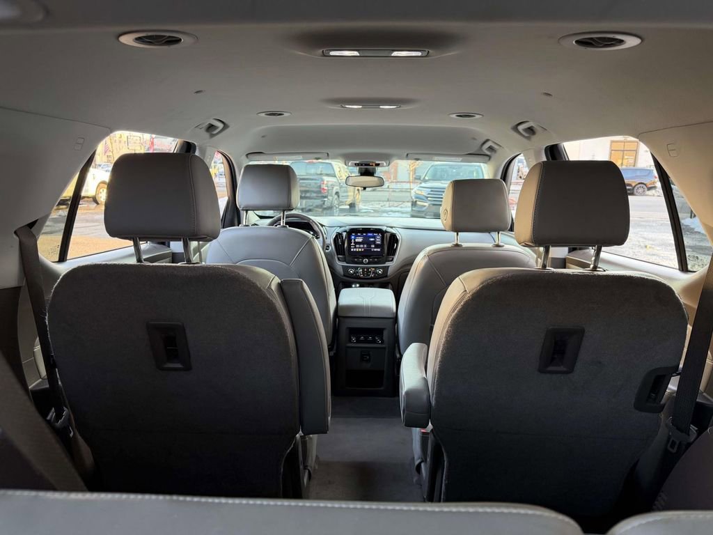 Used 2020 Chevrolet Traverse LT w/ Driver Confidence II Package image 10