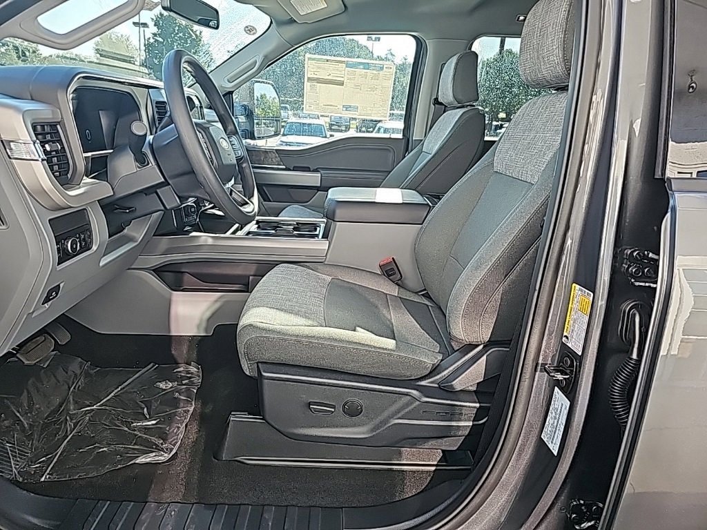 New 2026 Ford F250 XLT w/ XLT Premium Package image 9