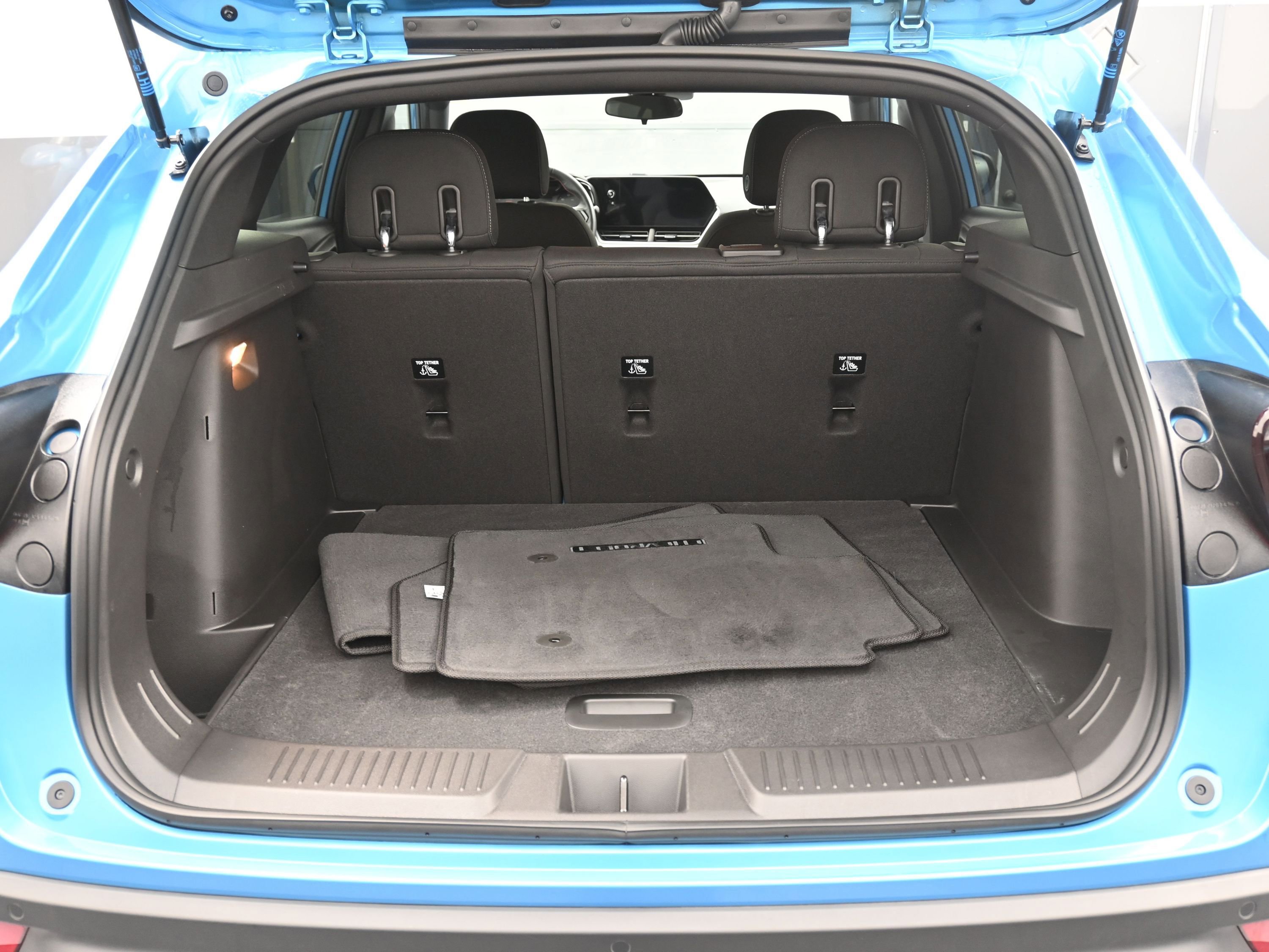 Used 2025 Chevrolet Trax RS image 17