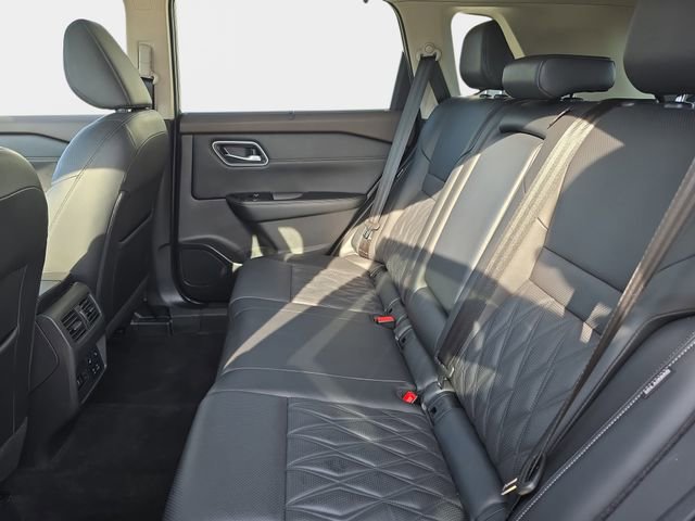 Used 2022 Nissan Rogue Platinum image 17