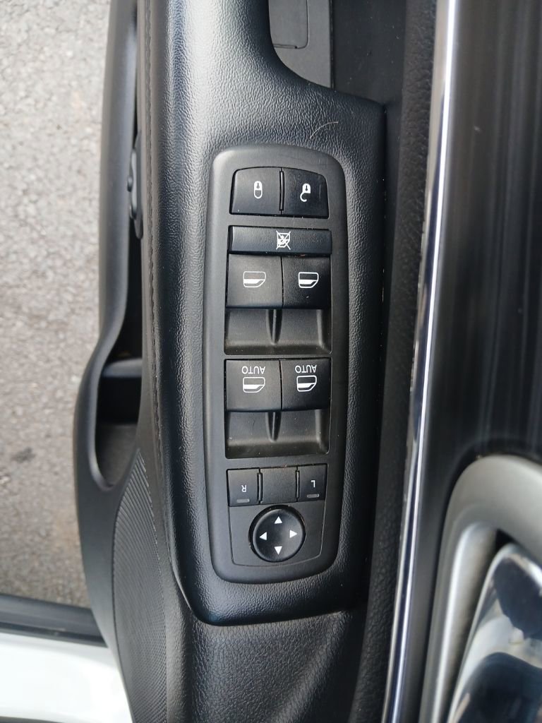 Used 2021 Jeep Grand Cherokee Limited w/ Premium Lighting Group image 29