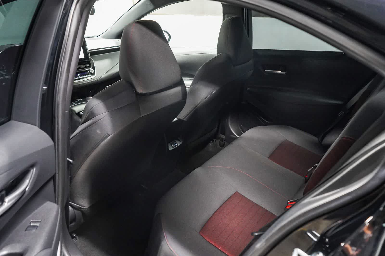 Used 2024 Toyota Corolla SE w/ SE Premium Package FWD image 19