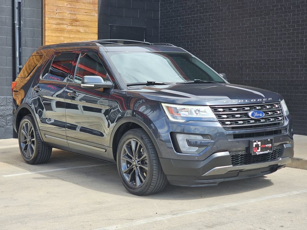Used 2017 Ford Explorer XLT w/ Equipment Group 202A AWD/4WD image 7