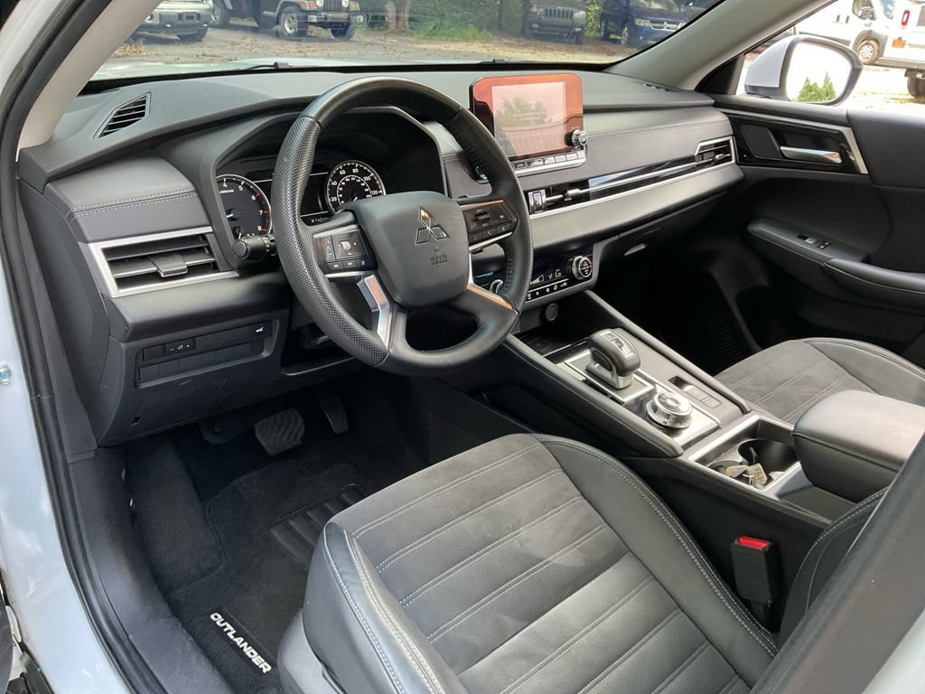 Used 2023 Mitsubishi Outlander SE FWD image 22
