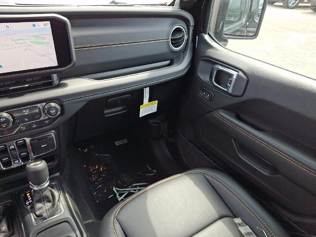 New 2026 Jeep Wrangler Unlimited Sahara AWD/4WD image 12