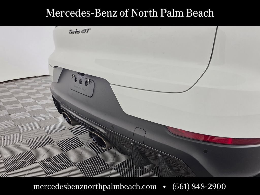 Used 2025 Porsche Cayenne Turbo GT AWD/4WD image 32