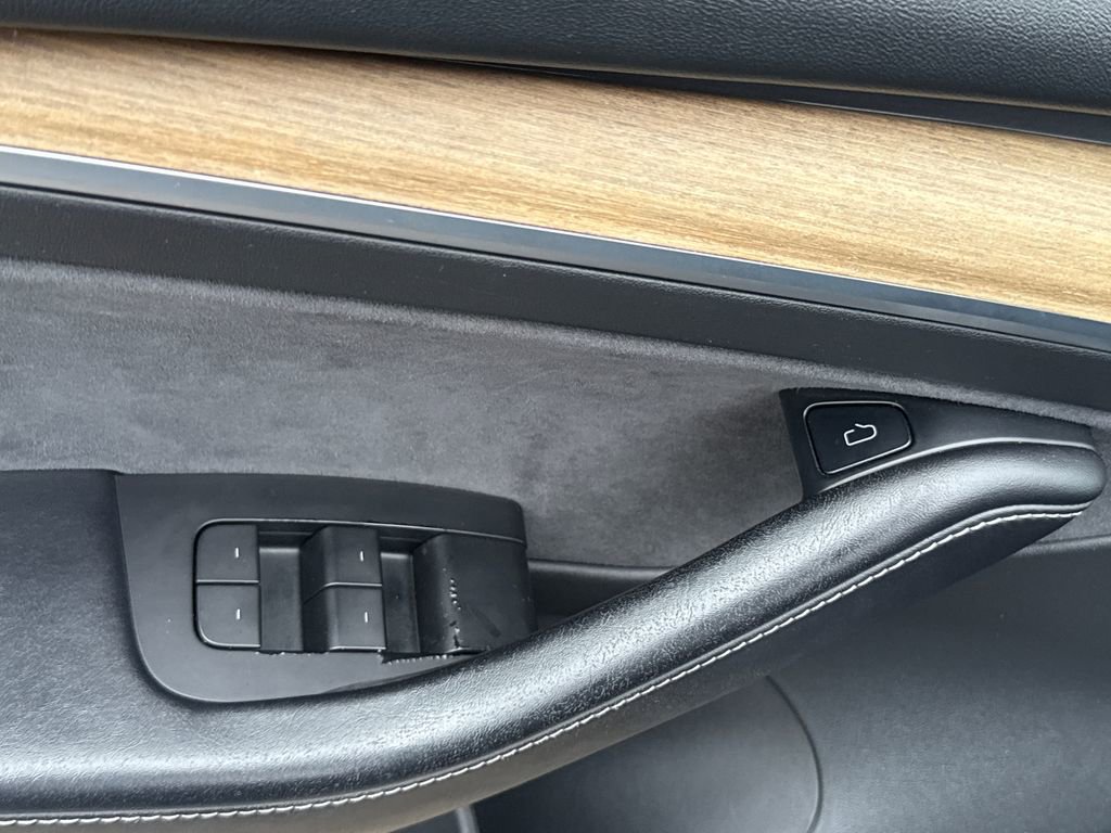 Used 2021 Tesla Model 3 Performance image 24