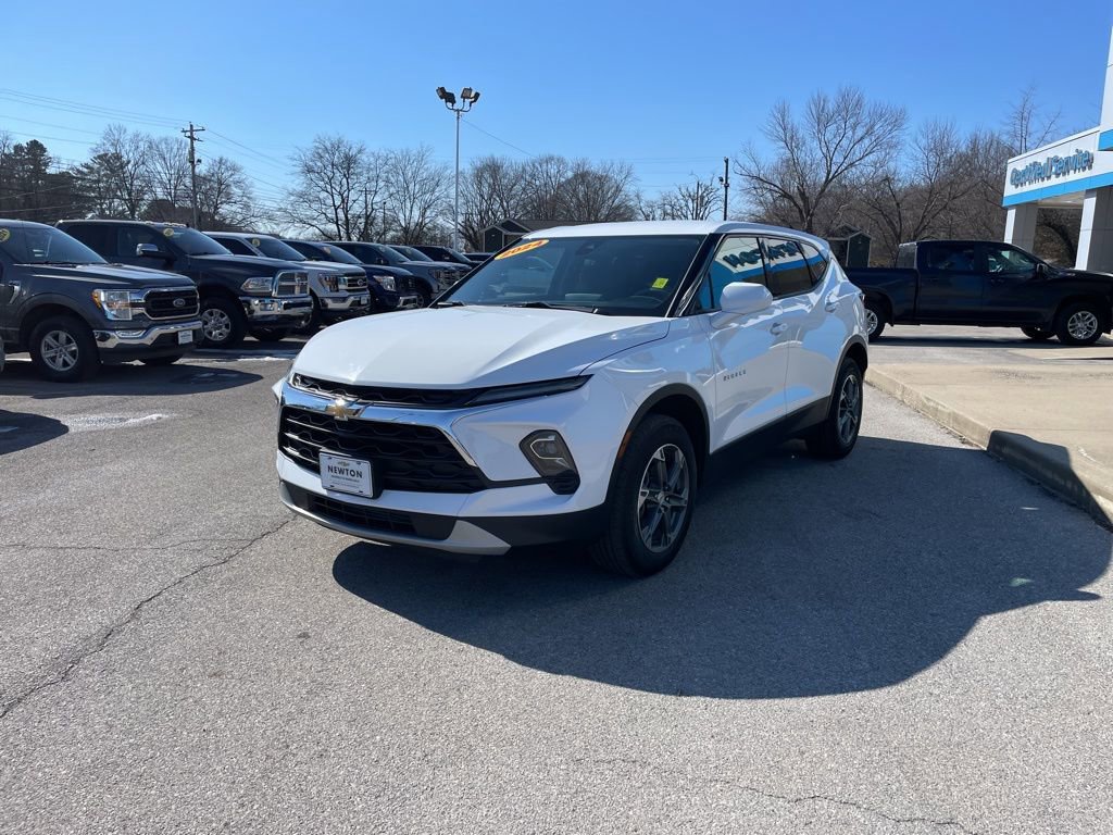 Used 2024 Chevrolet Blazer LT image 3