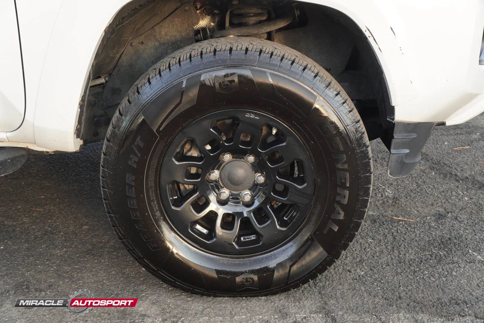 Used 2023 Toyota Tacoma TRD Sport w/ Advanced Technology Package image 10