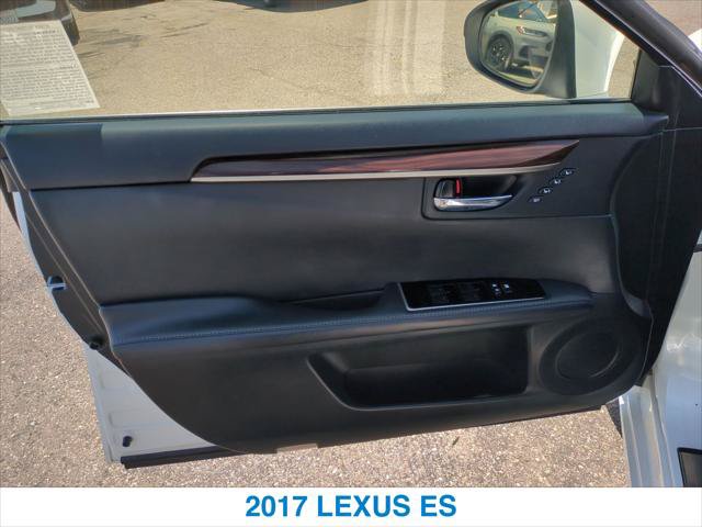 Used 2017 Lexus ES 350 w/ Premium Package FWD image 12