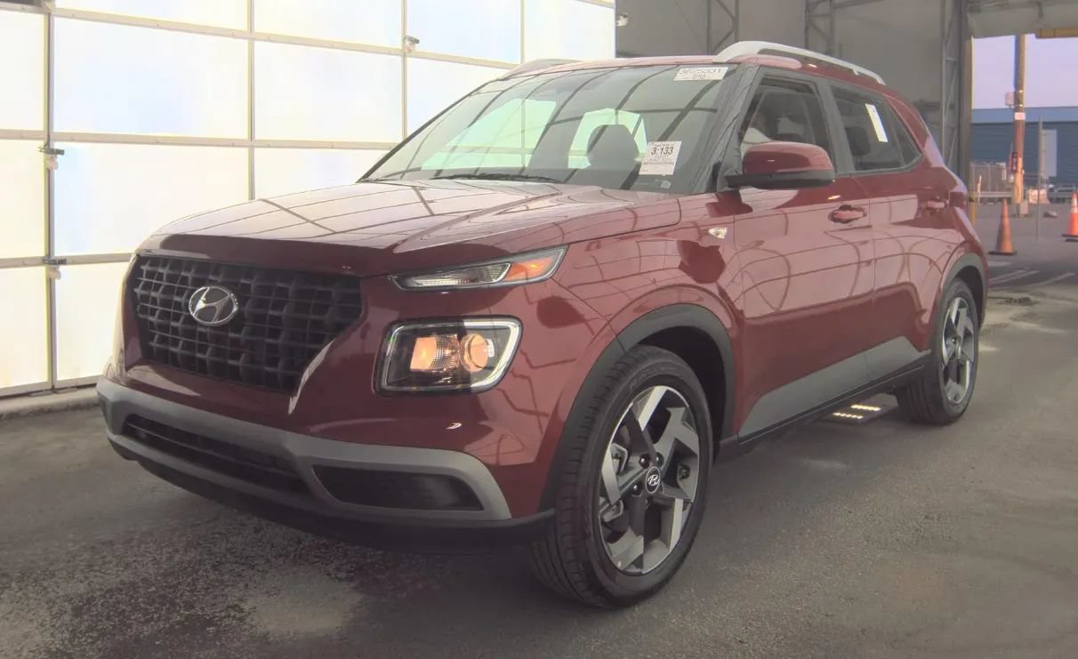 Used 2026 Hyundai Venue SEL FWD image 1