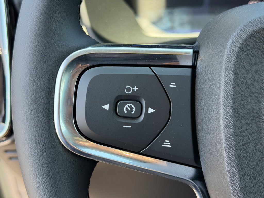 New 2026 Volvo XC40 B5 Core w/ Climate Package AWD/4WD image 19