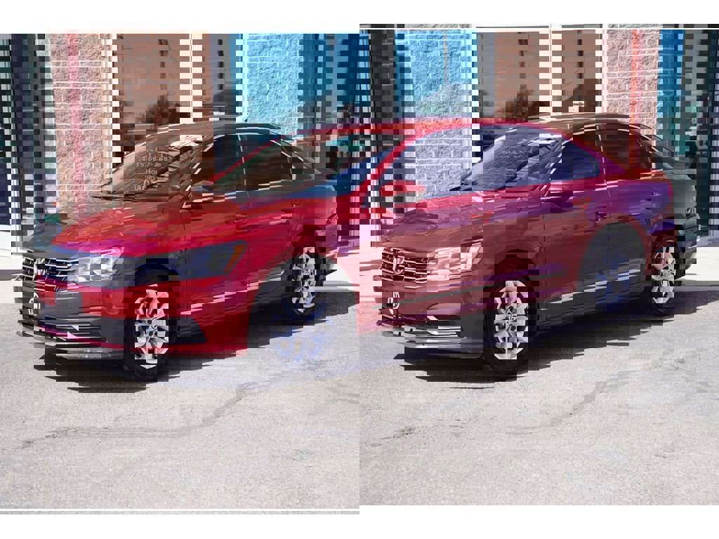 Used 2016 Volkswagen Passat 1.8T S image 1