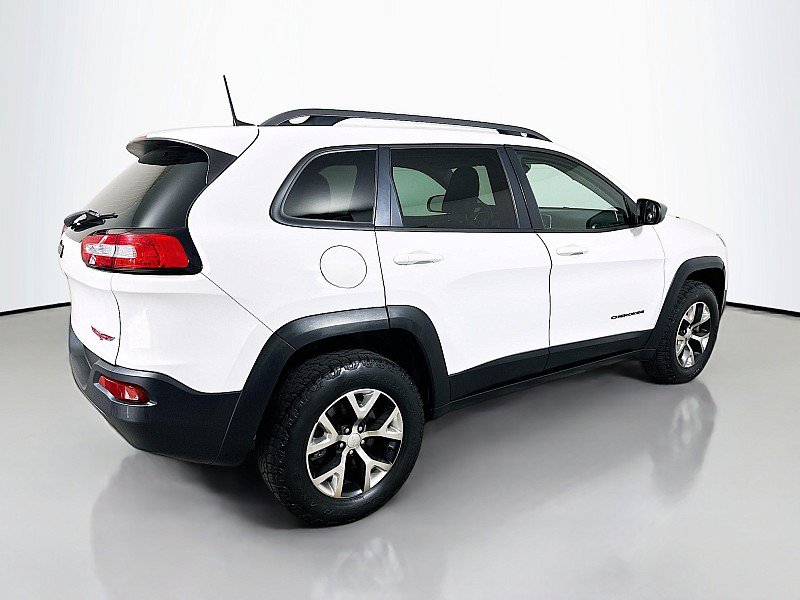 Used 2017 Jeep Cherokee Trailhawk w/ Cold Weather Group AWD/4WD image 7