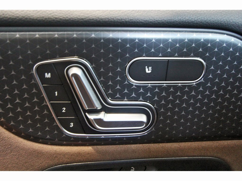 Used 2024 Mercedes-Benz GLB 35 AMG 4MATIC image 11