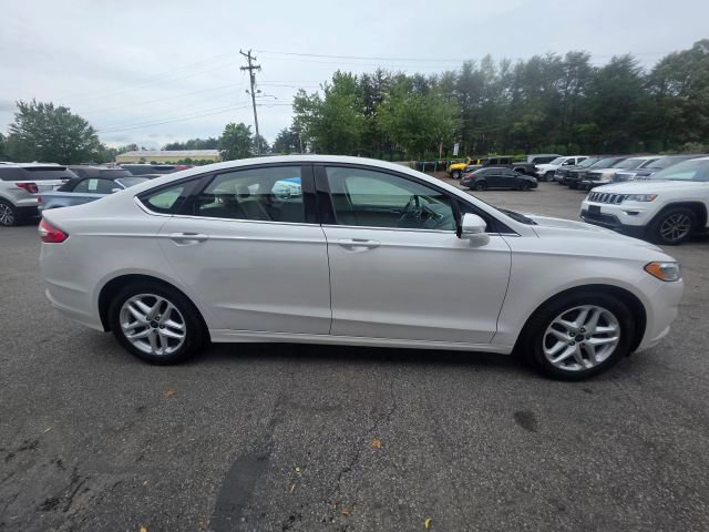 Used 2014 Ford Fusion SE FWD image 4