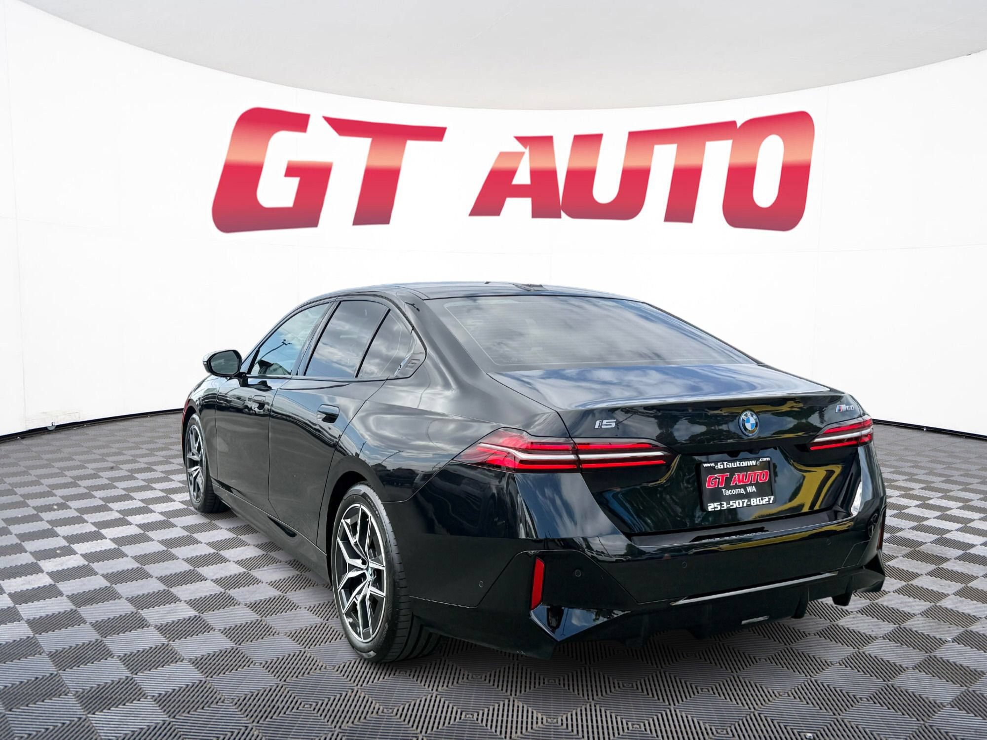 Used 2024 BMW i5 M60 w/ Premium Package AWD/4WD image 3
