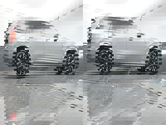 Used 2026 Volvo XC90 B6 Plus w/ Protection Package Premier image 40